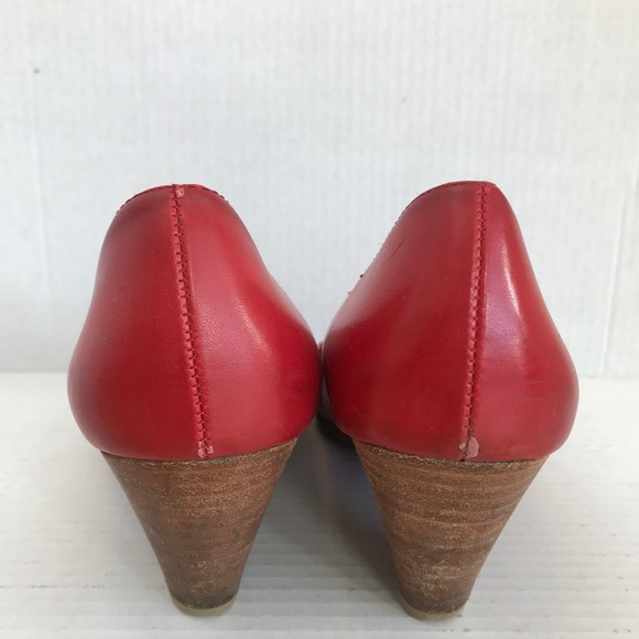 Size 6 Merona Red Peep Toe Wedge Heels - Picture 3 of 3